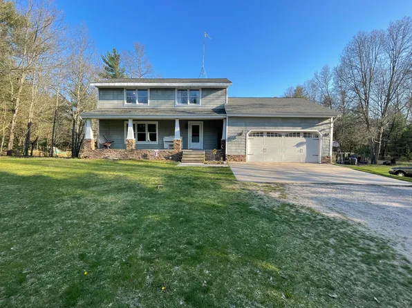 475 Silver Creek Rd, Whitehall, MI 49461