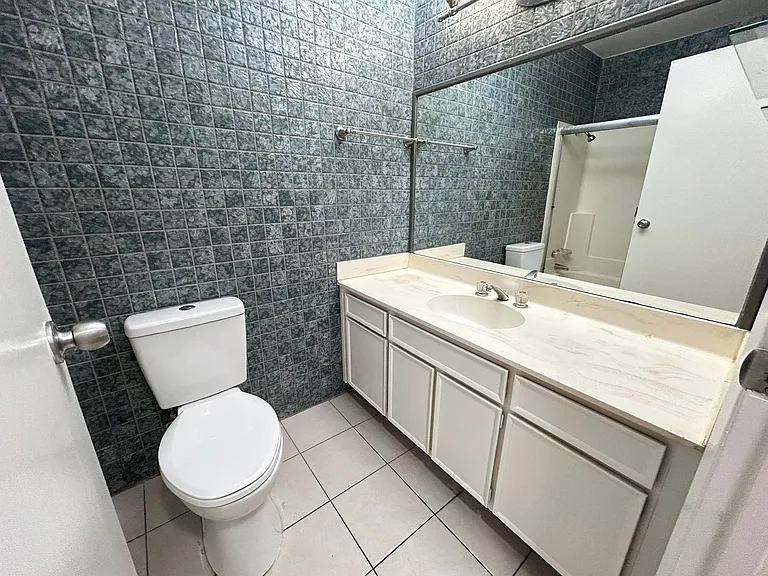 3979 Avonwood Ave — Photo 12