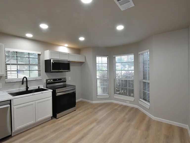311 Stell Ave — Photo 8