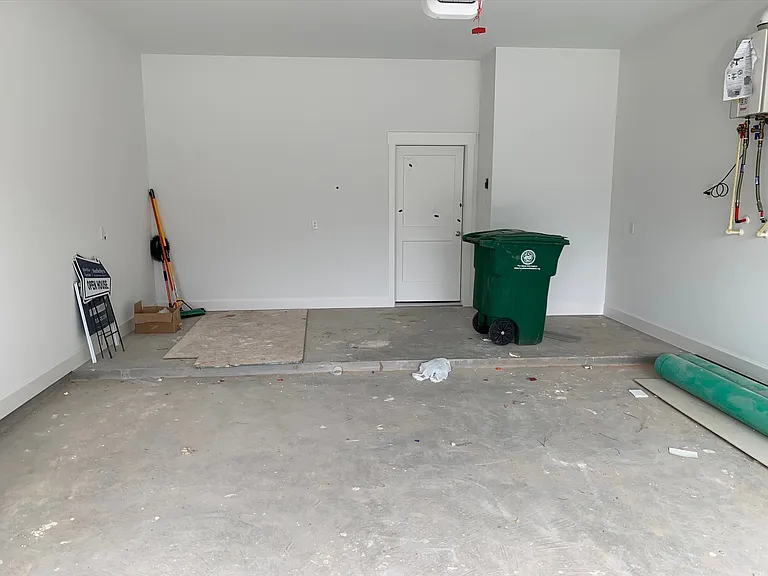 2104 Lou Ellen Ln #C — Photo 32