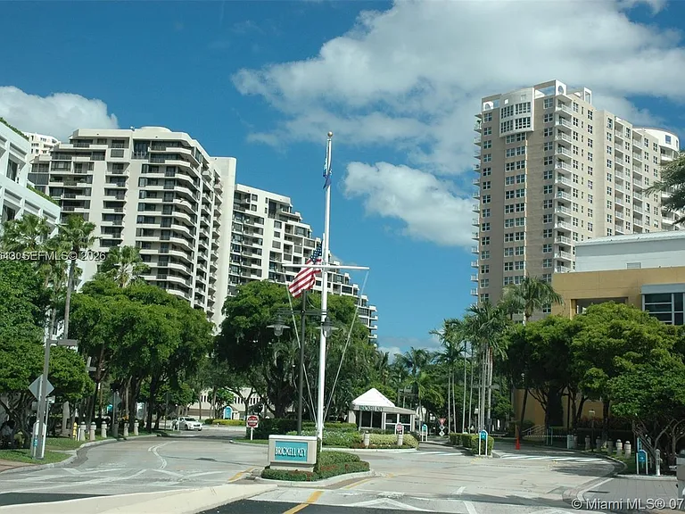 540 Brickell Key Dr #Penthouse 1812 — Photo 27