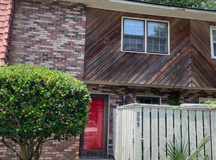 205 Saint Charles Ct, Charleston, SC 29407