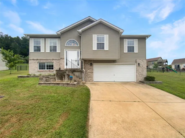 524 Glenmeadows Ct, Imperial, MO 63052