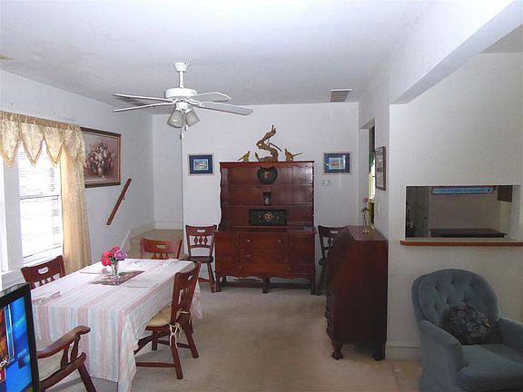 3rd image of 812 Stenton Pl