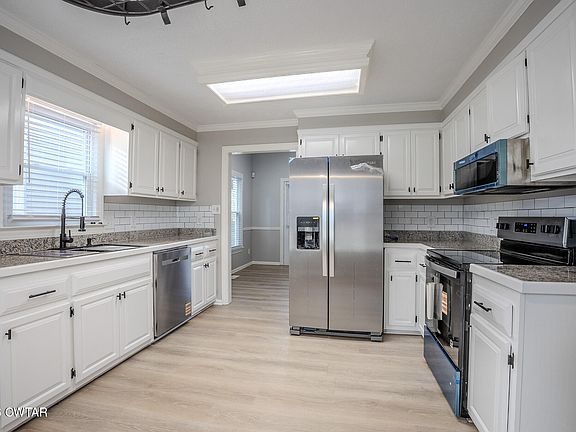 3rd image of 6 Pepper Rdg