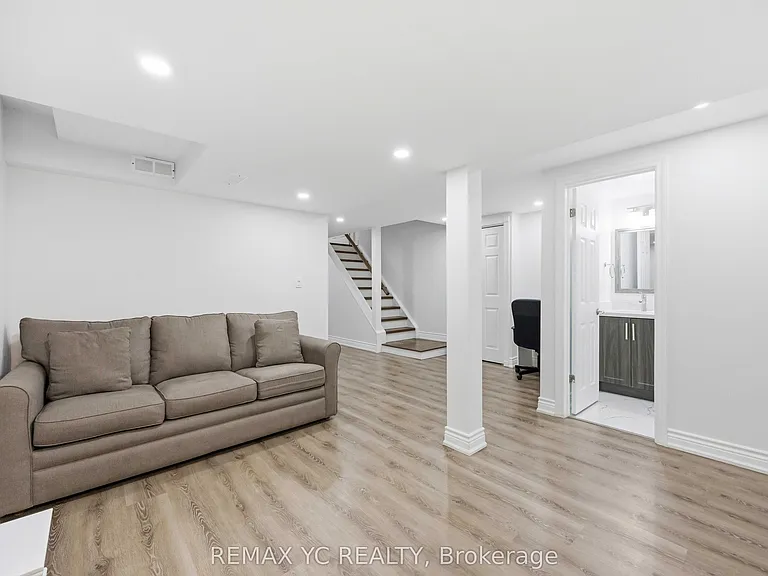 140 Laramie Cres #BASEMENT — Photo 4