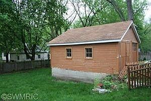 2nd image of 411 N Riverview Dr