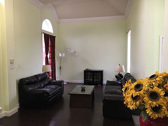 3rd image of 4208 Castlemaine Ln
