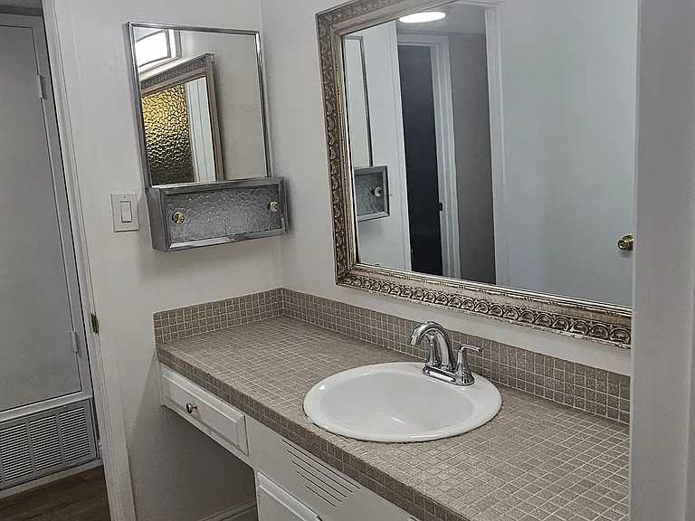 5893 S Land Park Dr — Photo 13