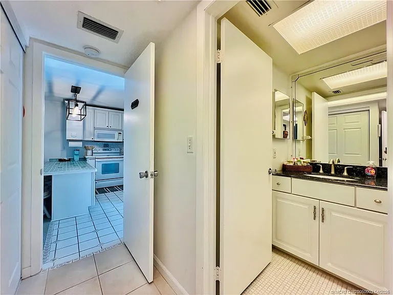 2400 S Ocean Dr #V328 — Photo 31