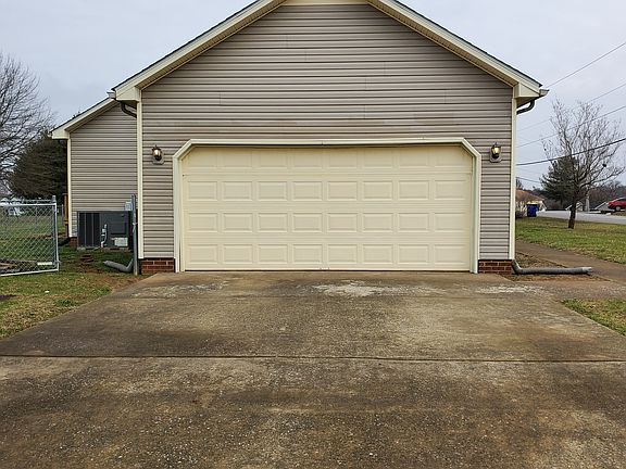 4th image of 2317 Pecan St