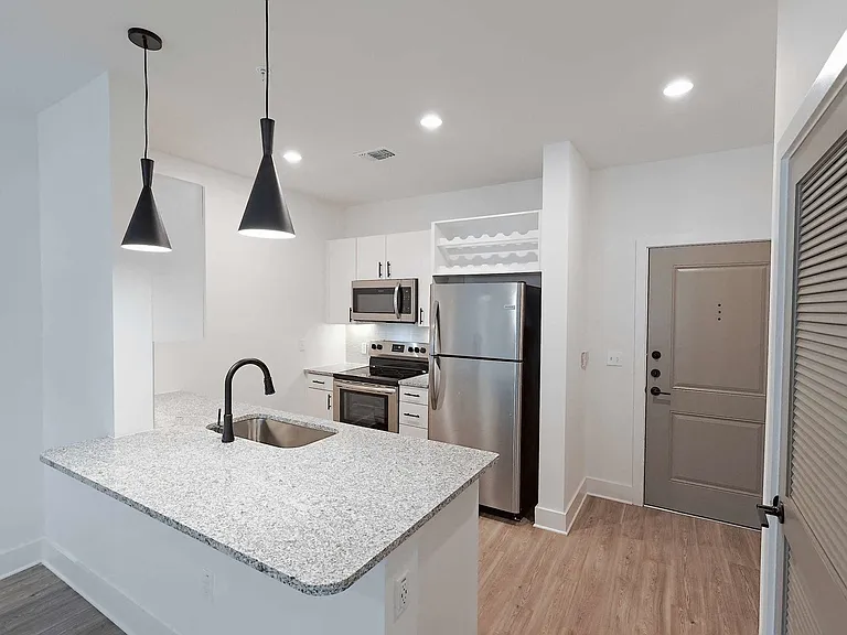 The Parian Luxury Apartments — Photo 33