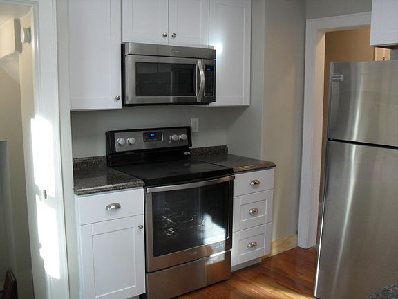 New Cabinets & Hrdwd Floors