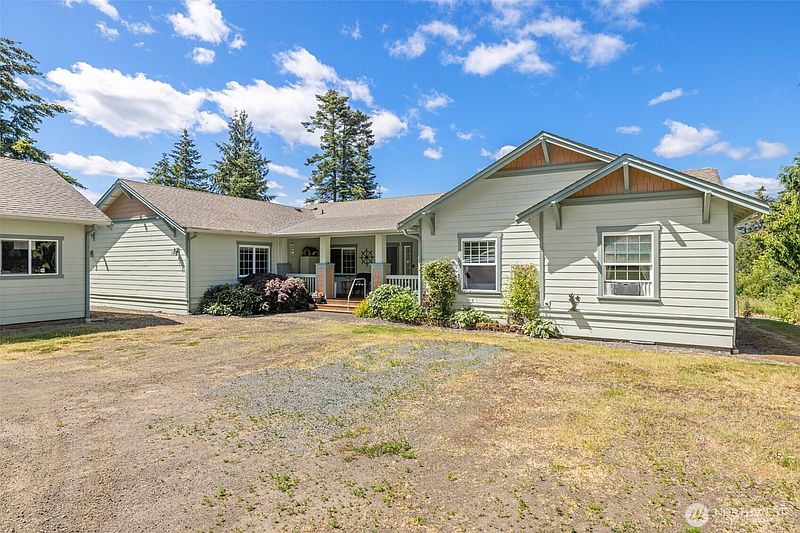 3rd image of 623 E Sequim Bay Road