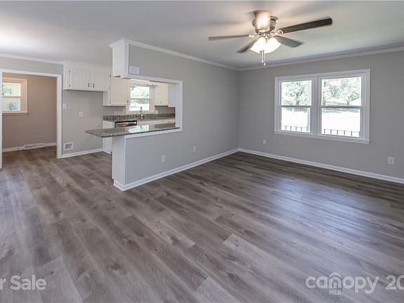 5th image of 1703 Ashcroft Ln