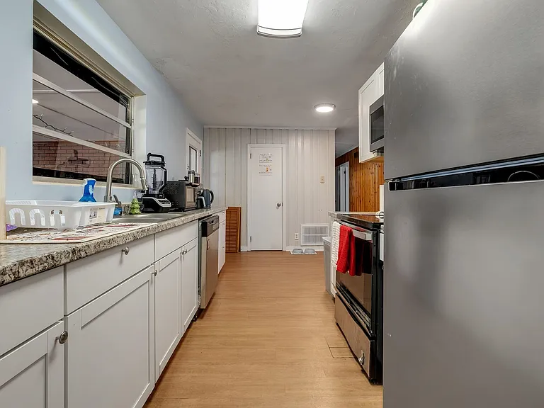 1902 Sunset Ln — Photo 6