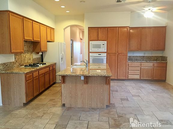 4th image of 23343 Holly Dr