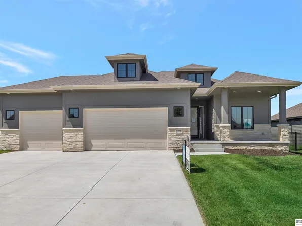 21728 G St, Elkhorn, NE 68022