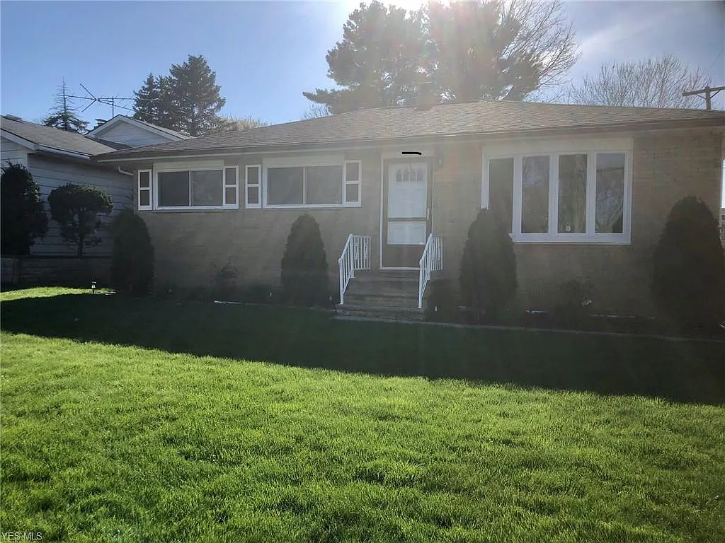 4394 Valleyside Rd photo 1