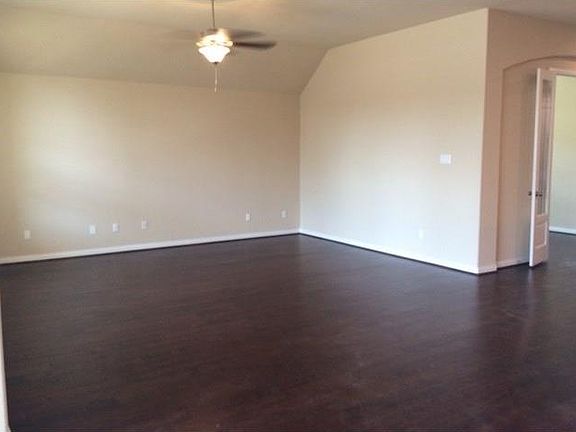 4th image of 2522 Douglas Fir Dr