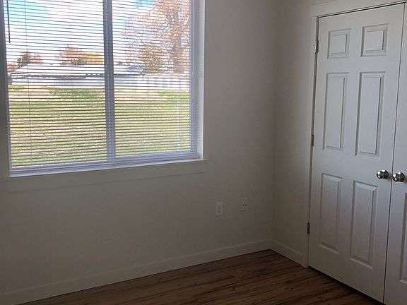 4th image of 1264 Mountain West Dr