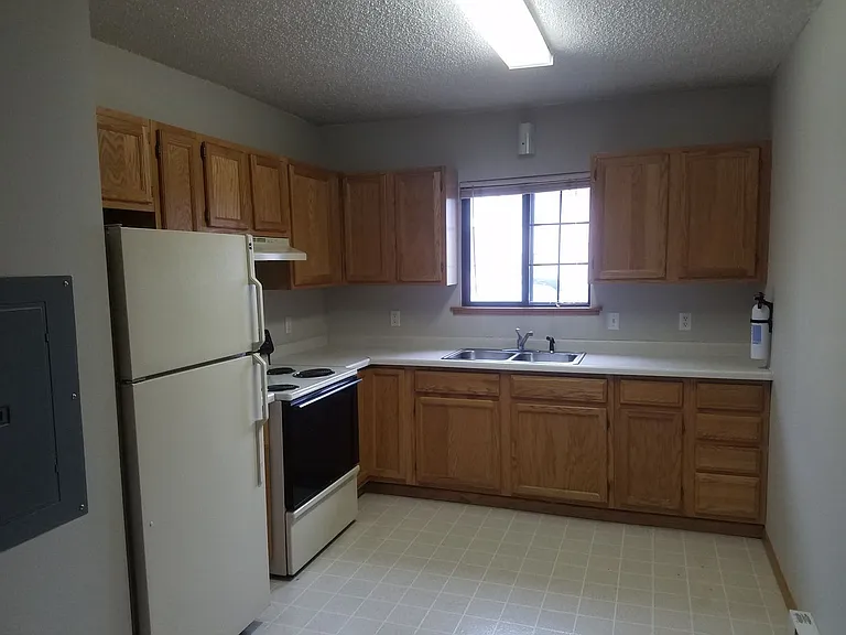 23298 Elm St — Photo 11