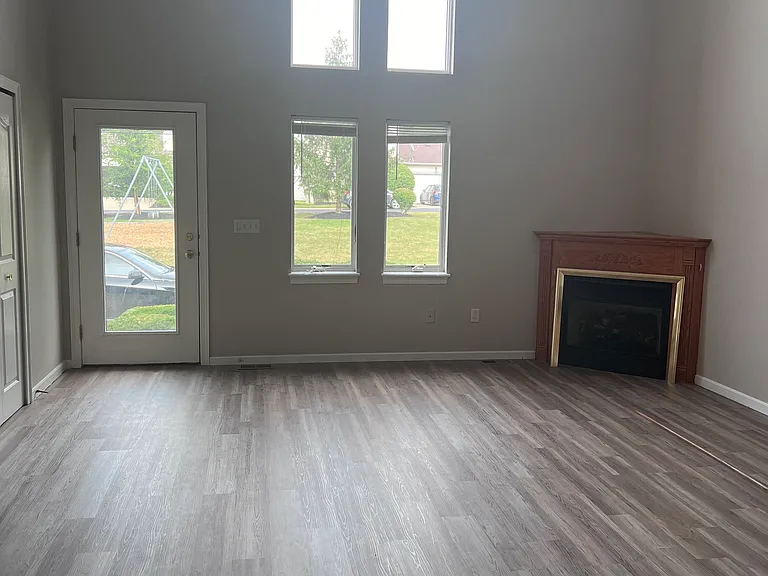 1800 Stone Manor Cir — Photo 11