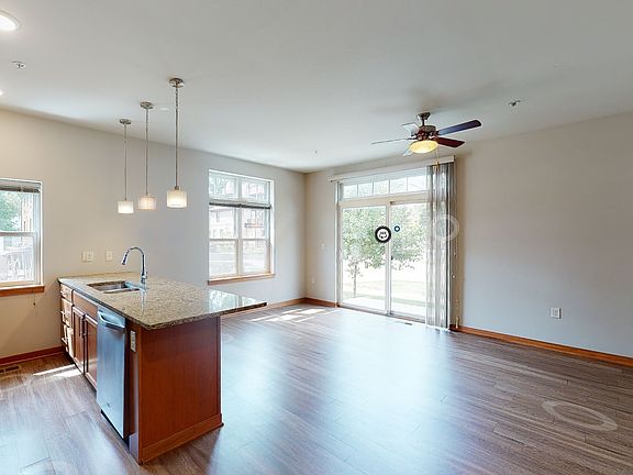 4th image of 103 S Mills St
