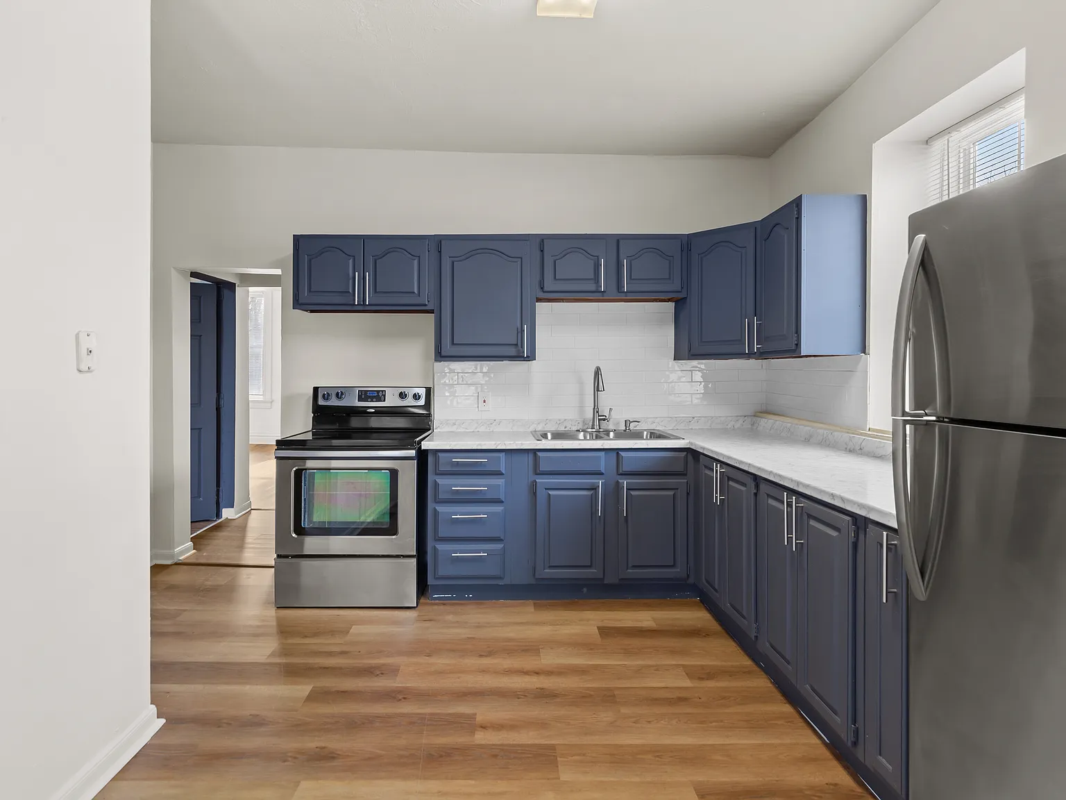 1 bed, 922 sqft, $995 — Photo 3