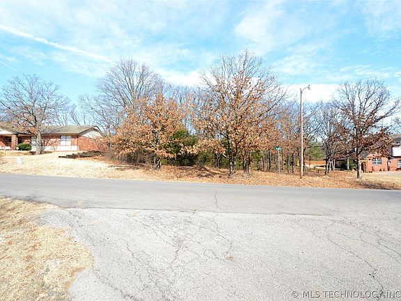 5th image of 12 West Ave