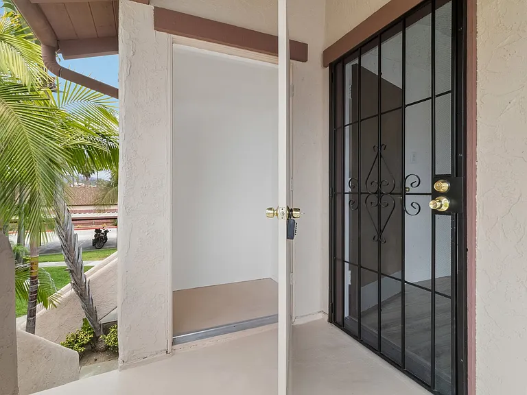 Escondido Villas — Photo 4