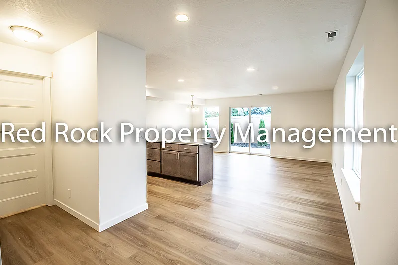 3 bed, 2.5 bath, 1460 sqft, $2,195 — Photo 3