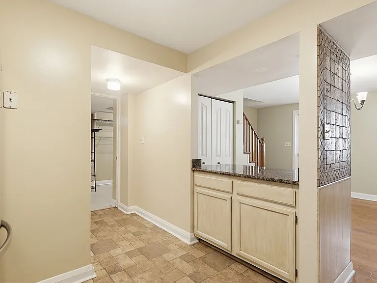 947 Oella Ave — Photo 6