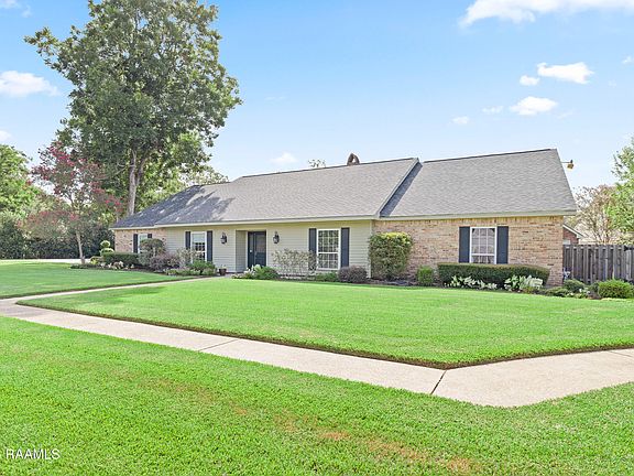 4th image of 101 Chatwood Cir