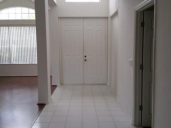 2nd image of 130 Westmoreland Cir