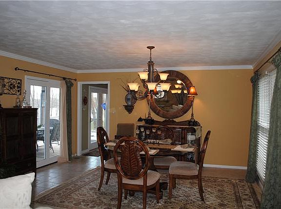 5th image of 109 Langford Cir