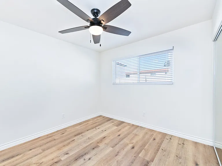 3350 Harding St — Photo 4