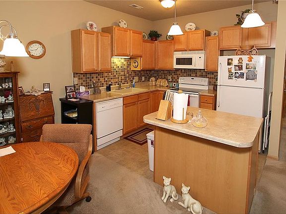4th image of 10325 Essex Dr Unit 9