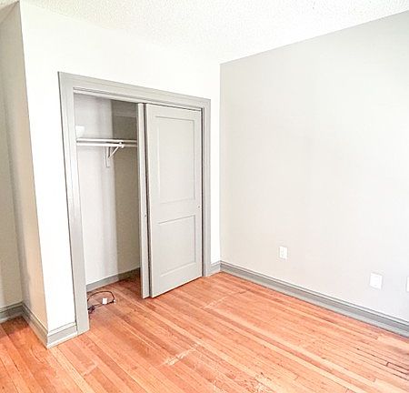 2nd image of 926 Asylum Ave