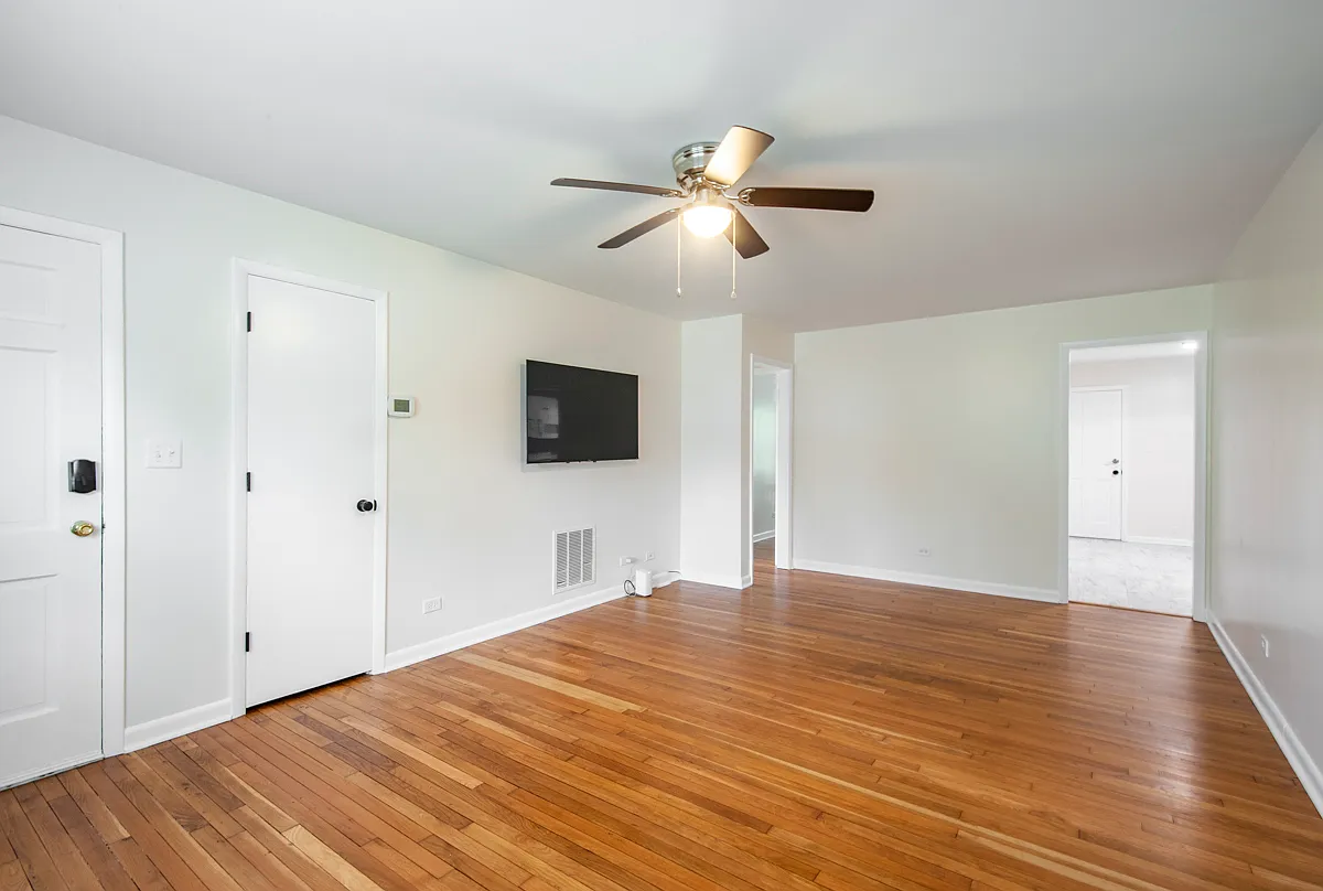 2 bed, 772 sqft, $1,950 — Photo 3