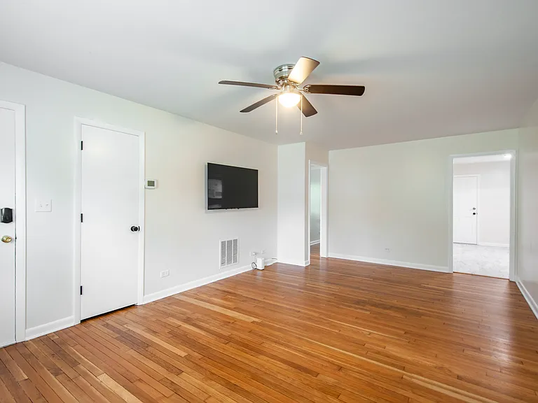 2218 Wayne Ave #A — Photo 3