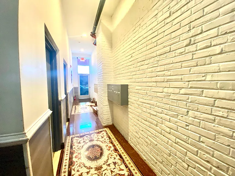 439 N 13th St #3E — Photo 24