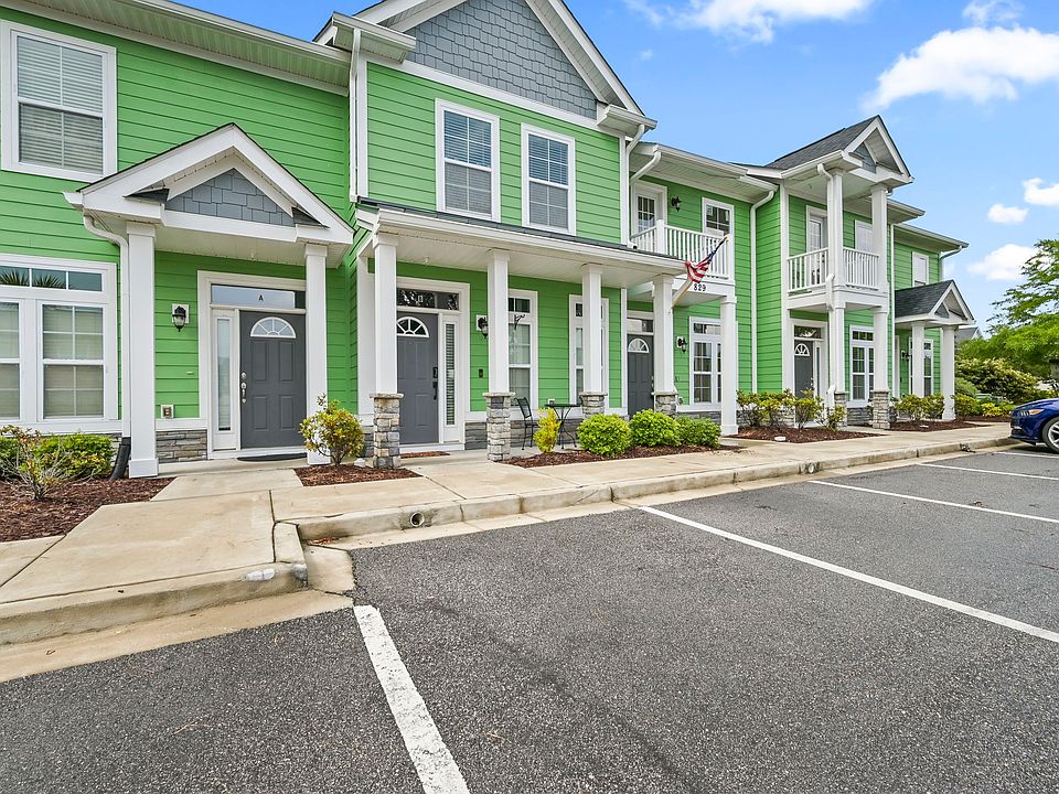 1st image of 829 Moen Pl