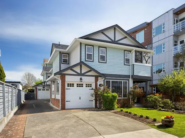 9875 3rd St #1, Sidney, BC V8L 3A8