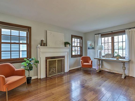 4th image of 3435 Oak Ln