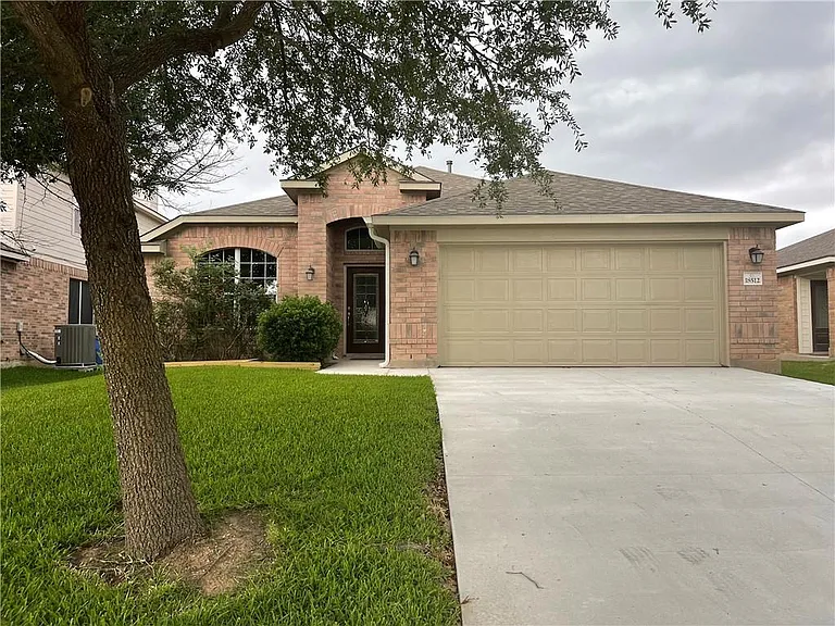 18512 Sandy Bottom Dr — Photo 1