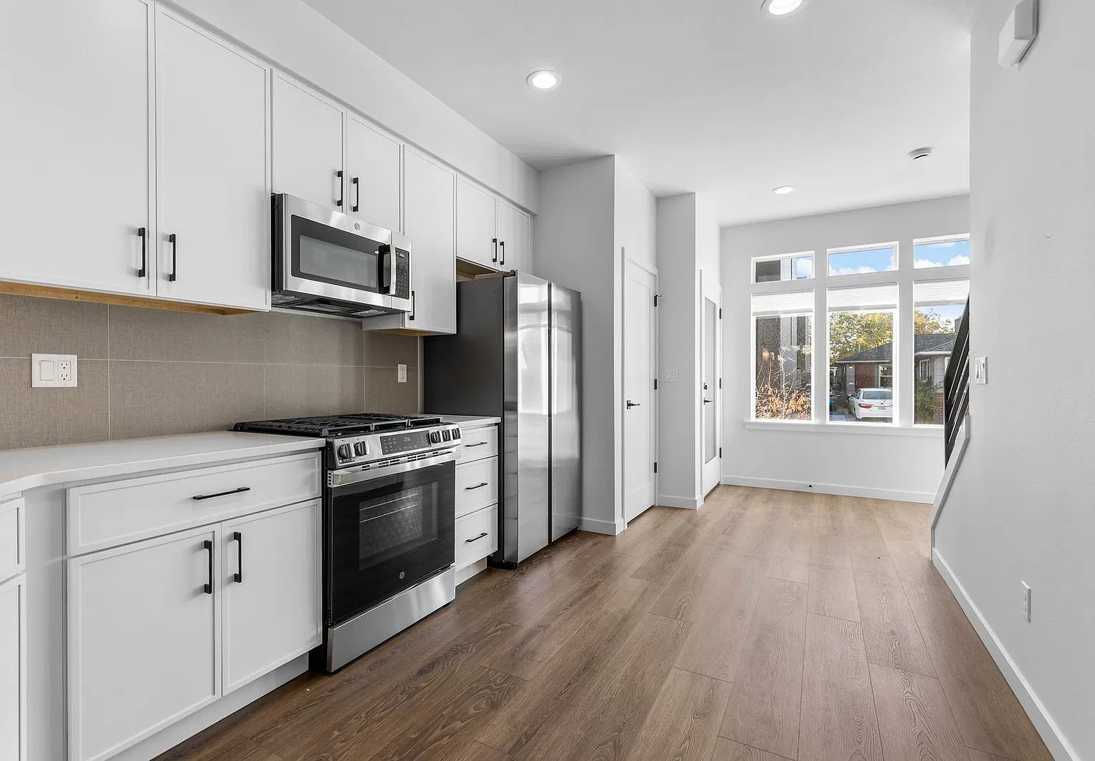 2 bed, 2.5 bath, 984 sqft, $2,795 — Photo 2