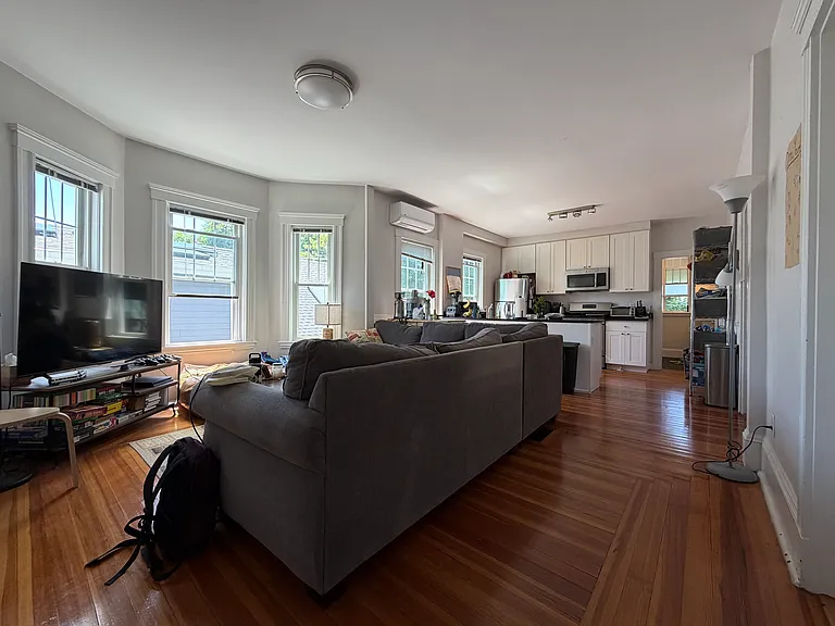 37 Magoun St #3 — Photo 2