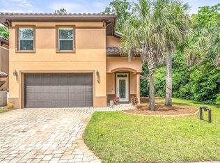 498 Soundview Ct, Mary Esther, FL 32569