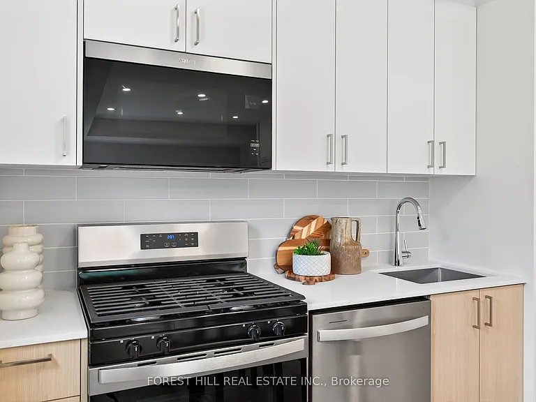 52 Albright Ave #D — Photo 8